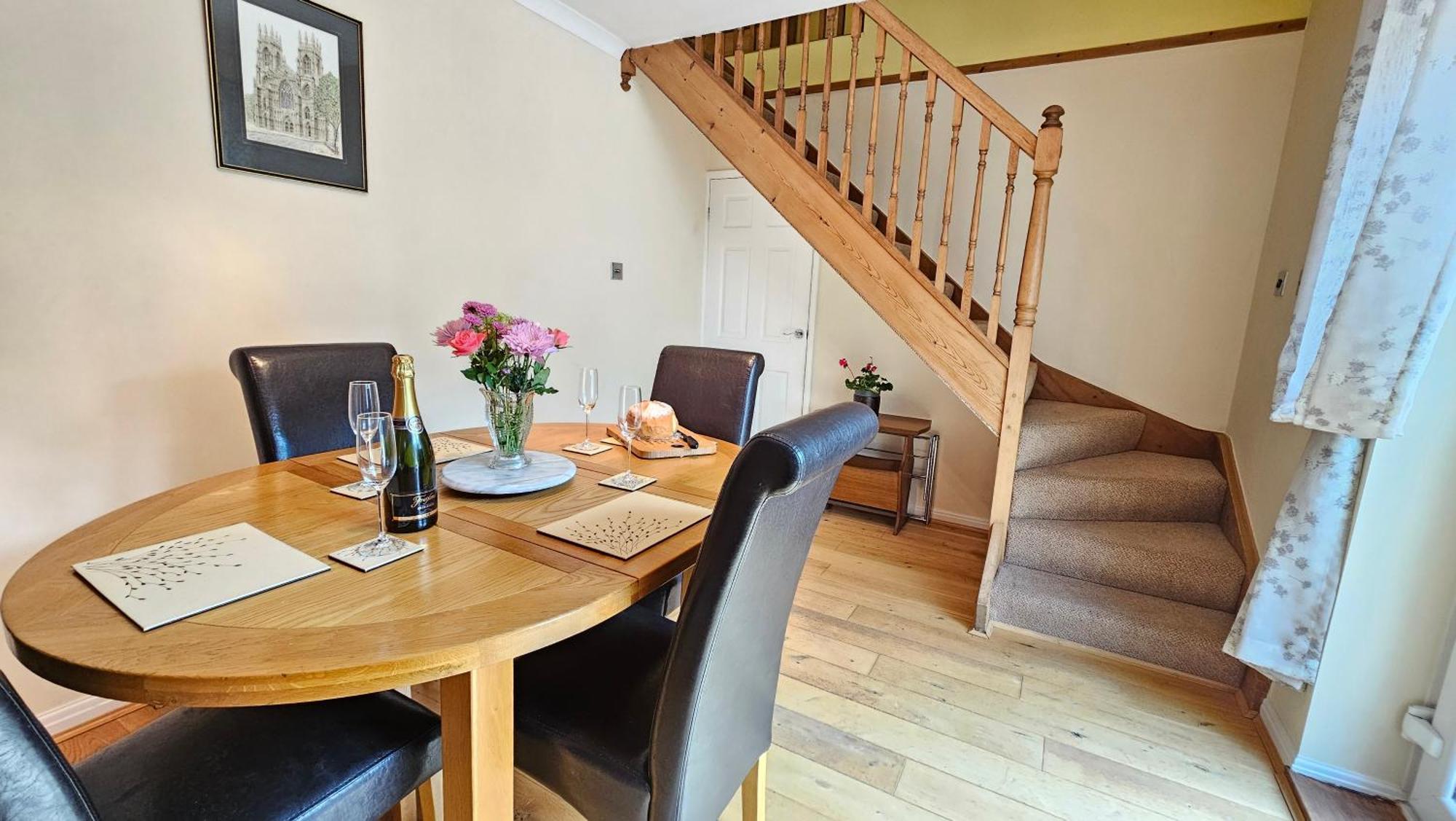Beckside - Dog Friendly One Bed Home York Extérieur photo